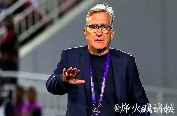 伊万笑对印尼媒体:我有10个前锋可用 一直很乐观 伊万笑对印尼媒体:我有10个前锋可用 一直很乐观