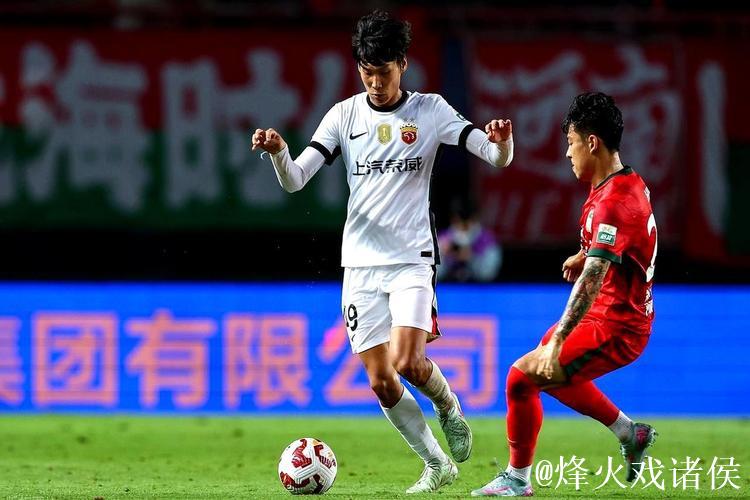 客场3比1力克河南 上海海港距榜首4分维系争冠希望