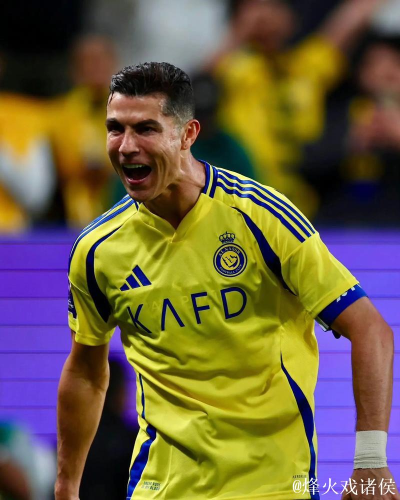 C罗下周年满40岁 职业生涯已经打进920球 C罗下周年满40岁 职业生涯已经打进920球