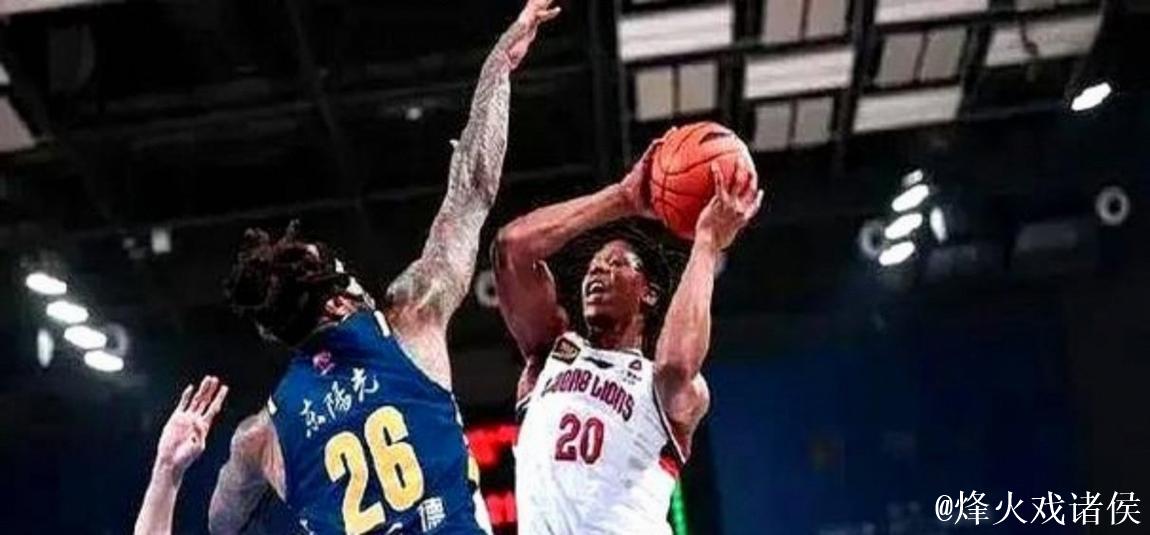 最萌身高差,莫兰德和法尔跳球竟成笑料,有时候放弃也是一种选择,辽宁男篮主场险胜宁波比分紧张 最萌身高差,莫兰德和法尔跳球竟成笑料,有时候放弃也是一种选择,辽宁男篮主场险胜宁波比分紧张